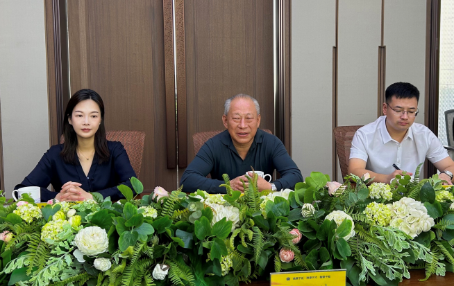 同海南省臨高縣委書(shū)記文斌會(huì)談1.png