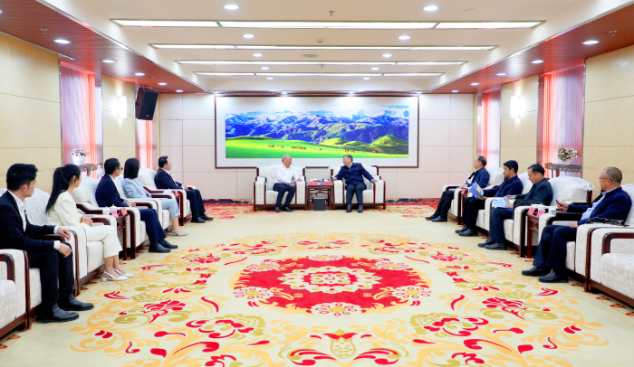 同新疆塔城地委書記魏建國會(huì)談2.png
