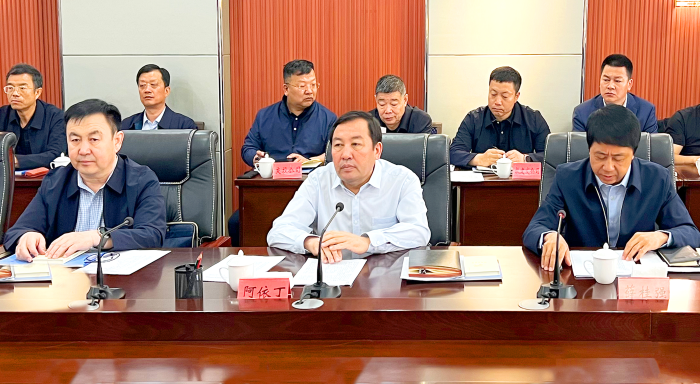 嚴(yán)介和理事長同新疆塔城地委副書記、行署專員阿依丁會(huì)談 3.png