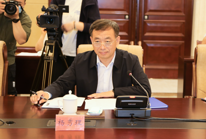 同新疆伊犁州黨委書記楊秀理會(huì)談3.png