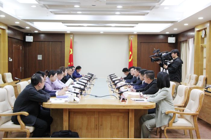 20231204嚴(yán)昊主席同廣西防城港市委副書(shū)記、市長(zhǎng)黃江會(huì)談 3.jpg