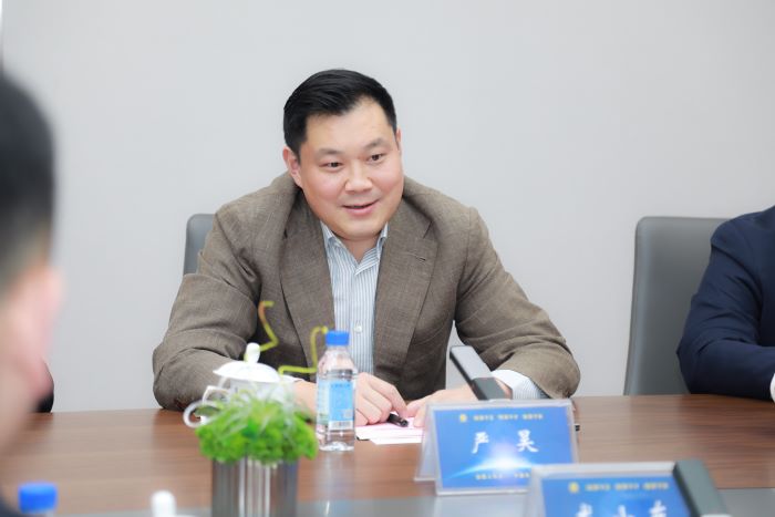 20240408嚴(yán)昊主席與江西省贛州市定南縣委書(shū)記龍小東會(huì)談1.jpg
