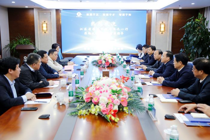 20240927嚴(yán)昊主席與江蘇淮安市委副書記、市長顧坤會談1.jpg