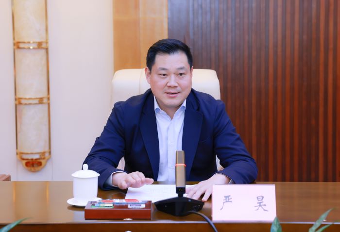 20250205嚴(yán)昊與廣西防城港市委書記黃江、市長邱明宏會(huì)談3.jpg