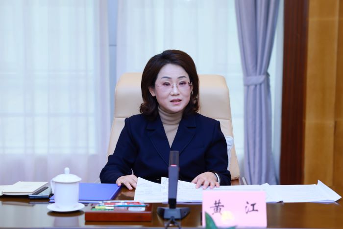 20250205嚴(yán)昊與廣西防城港市委書記黃江、市長邱明宏會(huì)談2.jpg